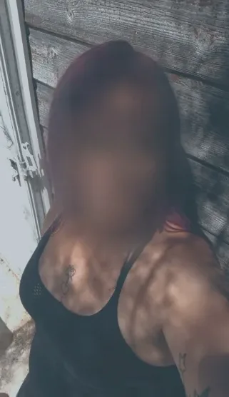 Anna, 39