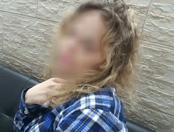 Cara, 33