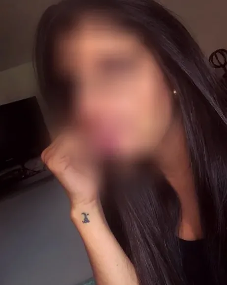 Cara, 34