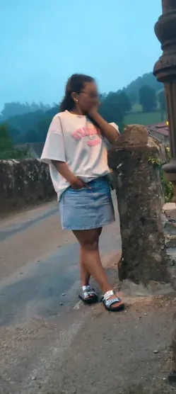 Ela, 32
