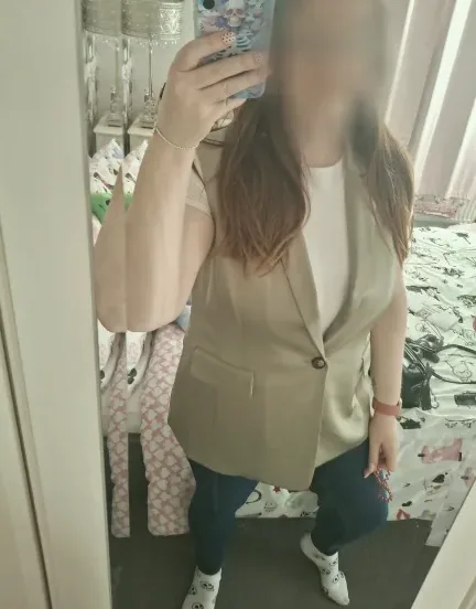 Julia, 38