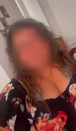 Juliane, 33