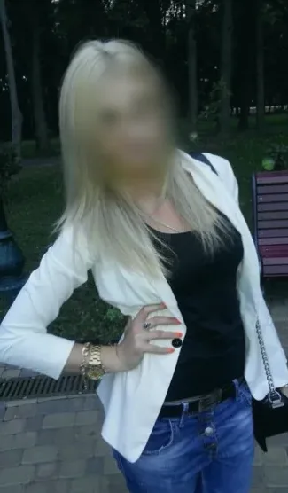 Laura, 35