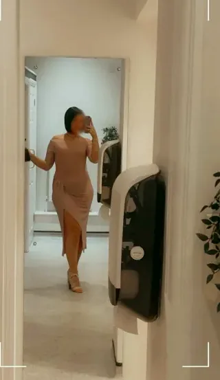 Nadja, 35