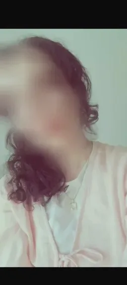 Özlem, 27