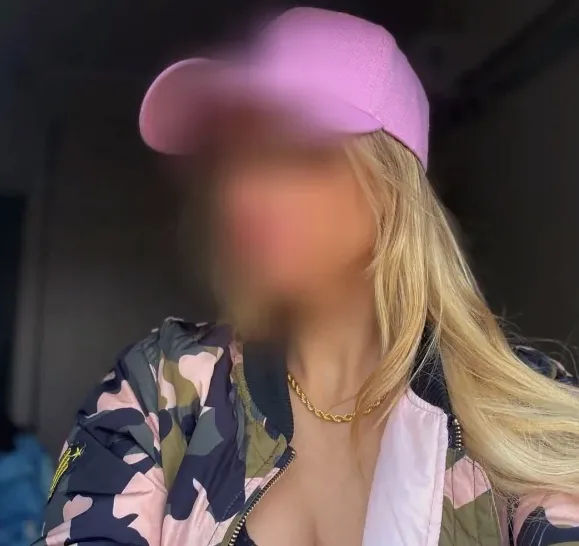 Pauline, 28