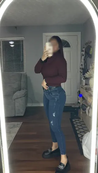 Sarah, 29