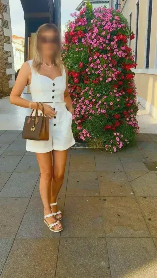 Selina, 38