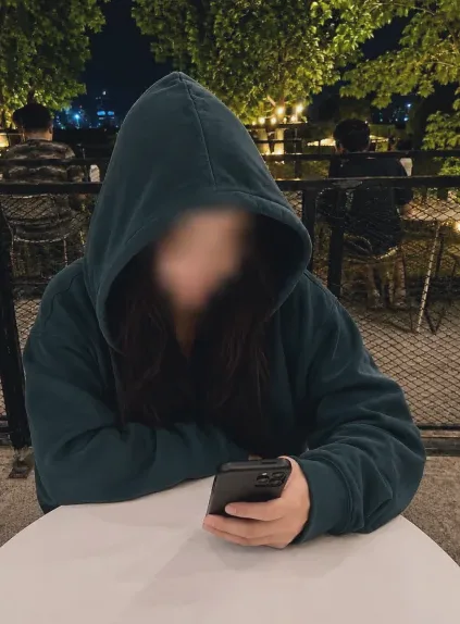 Sophie, 26