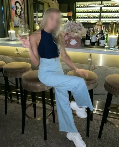 Yvonne, 34